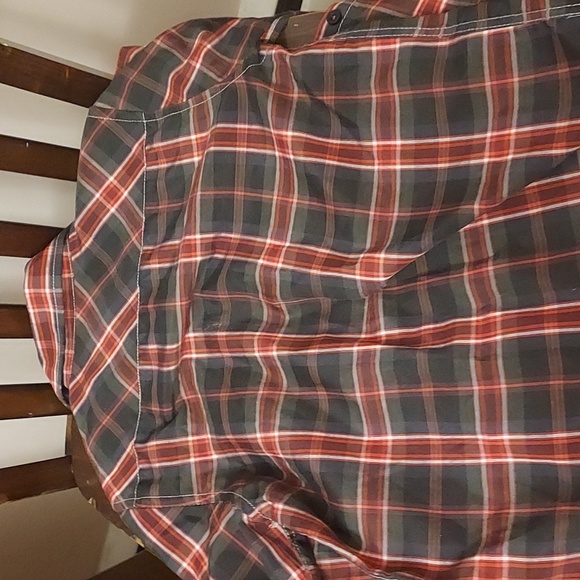 Boys long sleeve button down - Picture 3 of 3